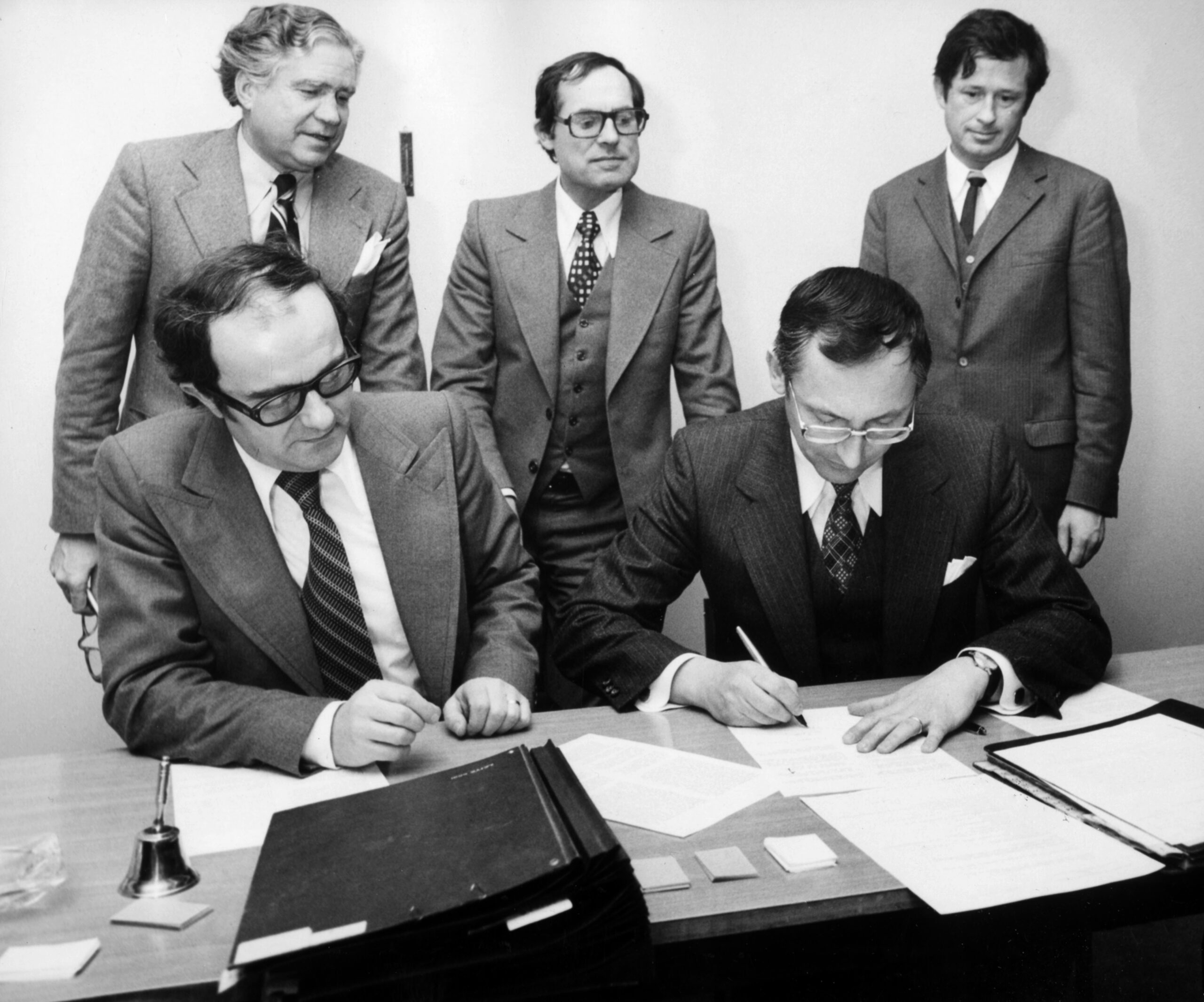 Unterzeichnung eines Vertrags über den Studentenaustausch des FB 03 mit Dijon - Der Beginn der Integrierten Studiengänge zwischen JGU und UB. Foto/©: Deuluch Wierick